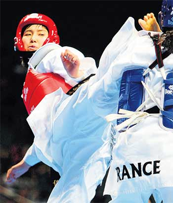 Spin hook kick